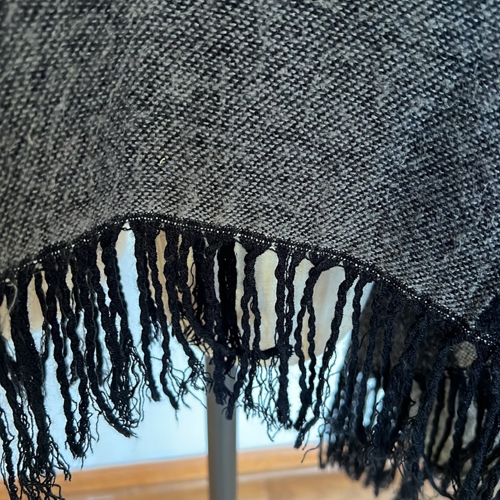 Shawl wrap - Picture 8 of 15